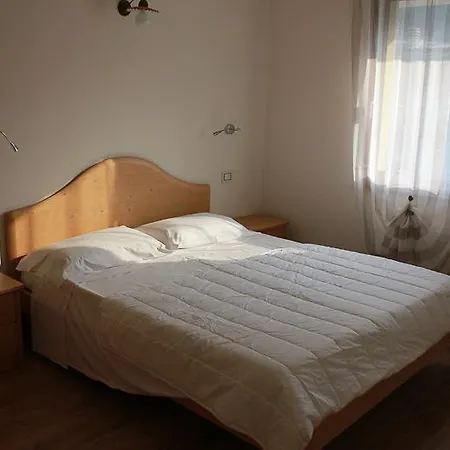 Apartmanhotel Elettra Crone